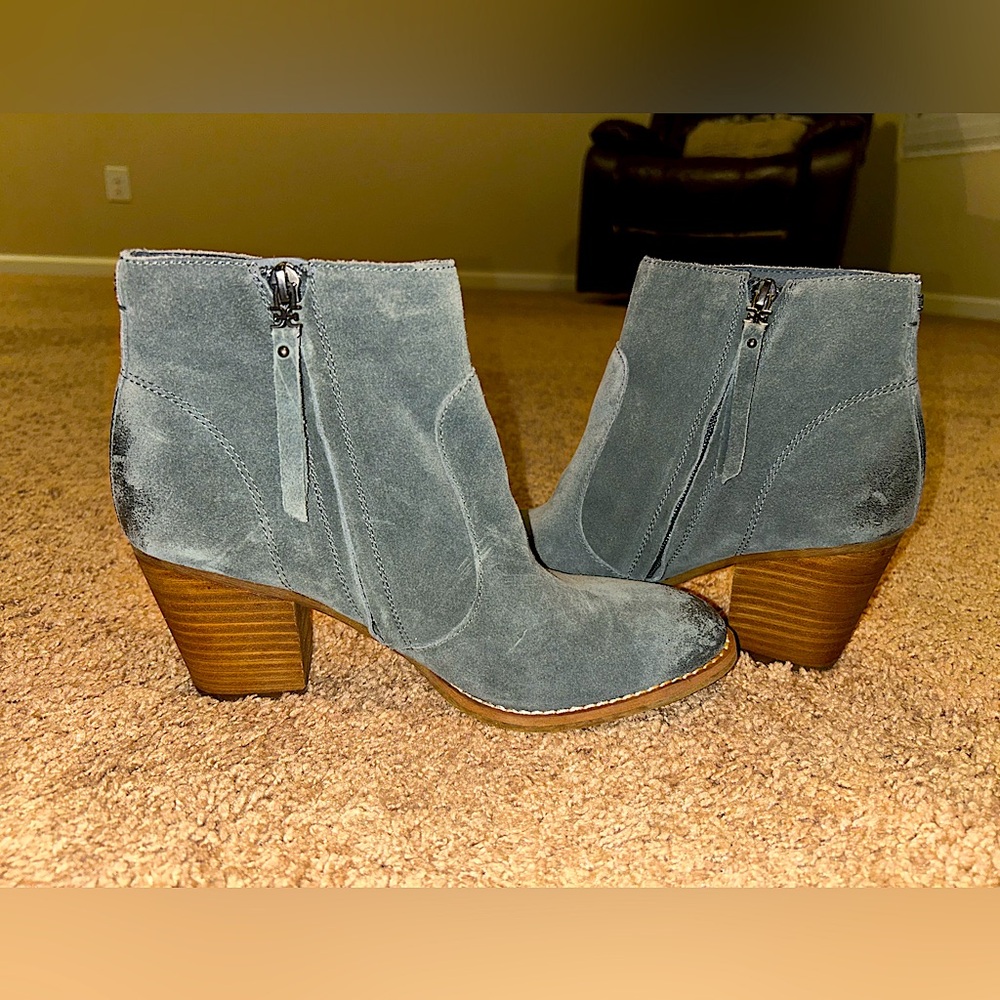 NWOT Sam Edelman blue gray suede ankle booties size 8.5